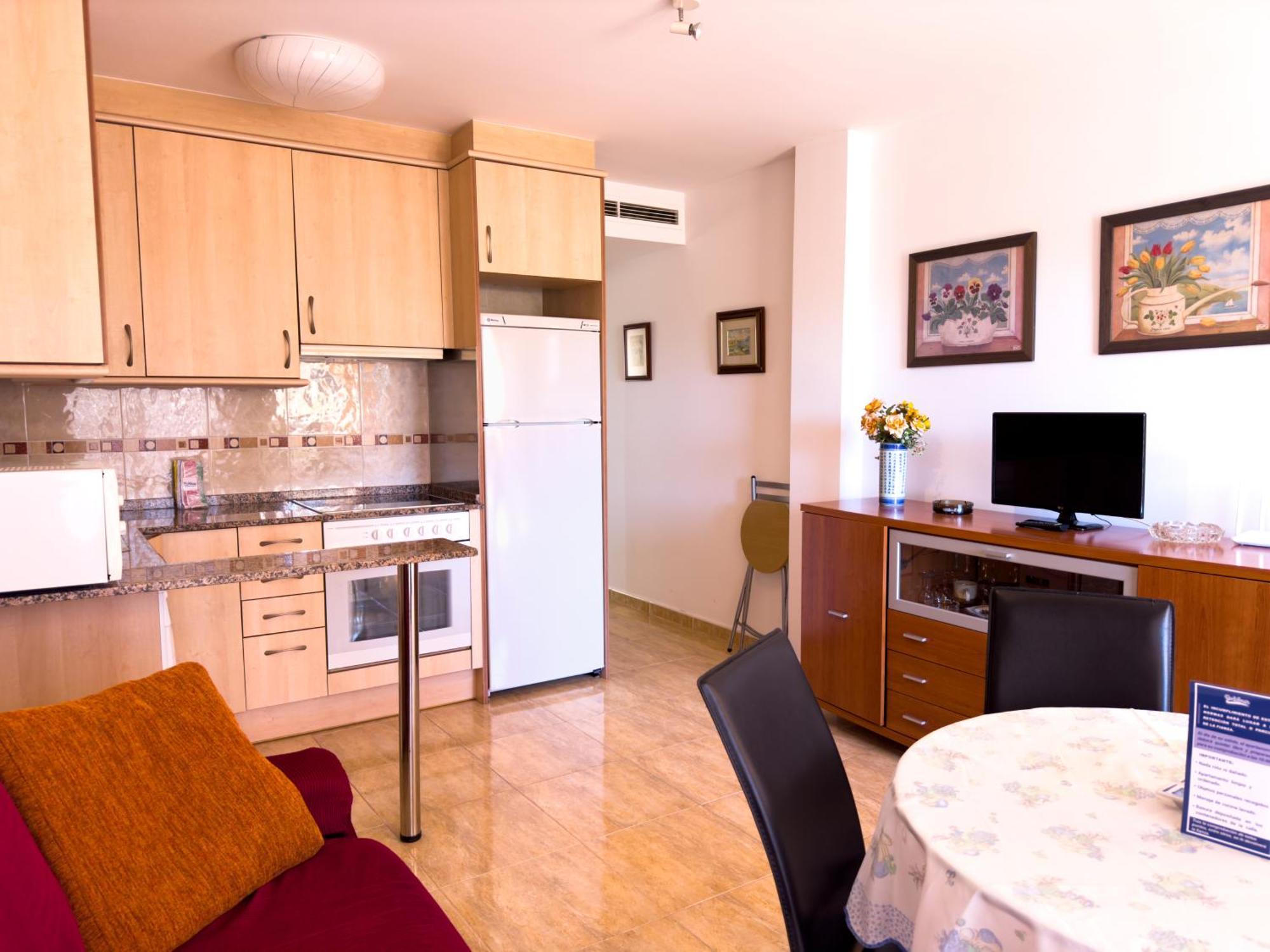 Acogedor Apartamento Cerca De La Playa Wifi Y Parking Apartment Mont-roig del Camp Room photo